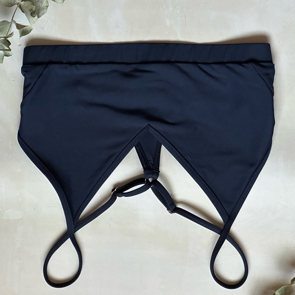 SKATIE - Sports Bra | Navy Blue - Picture 9 of 12